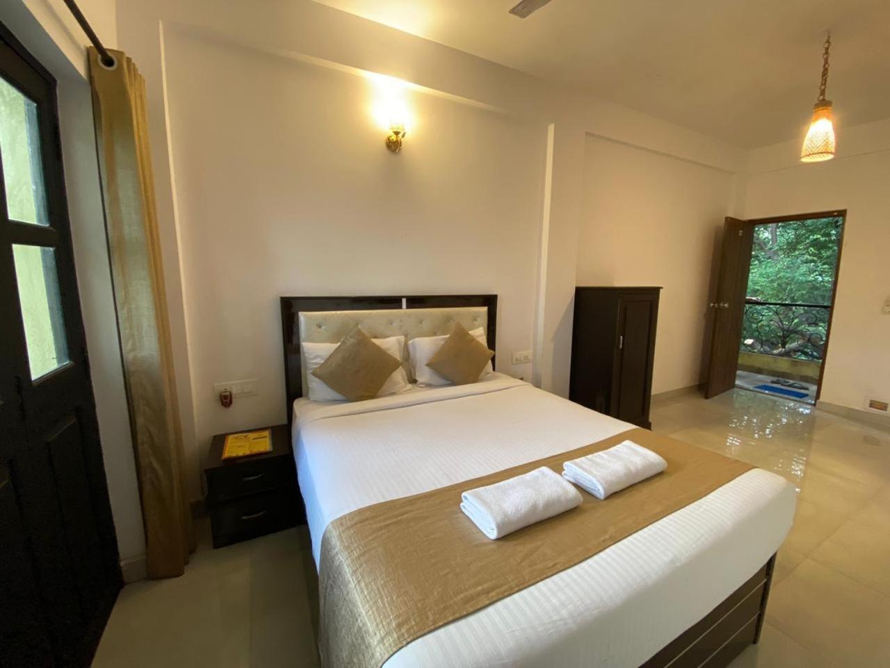 Green Field View Hotell Candolim Exteriör bild