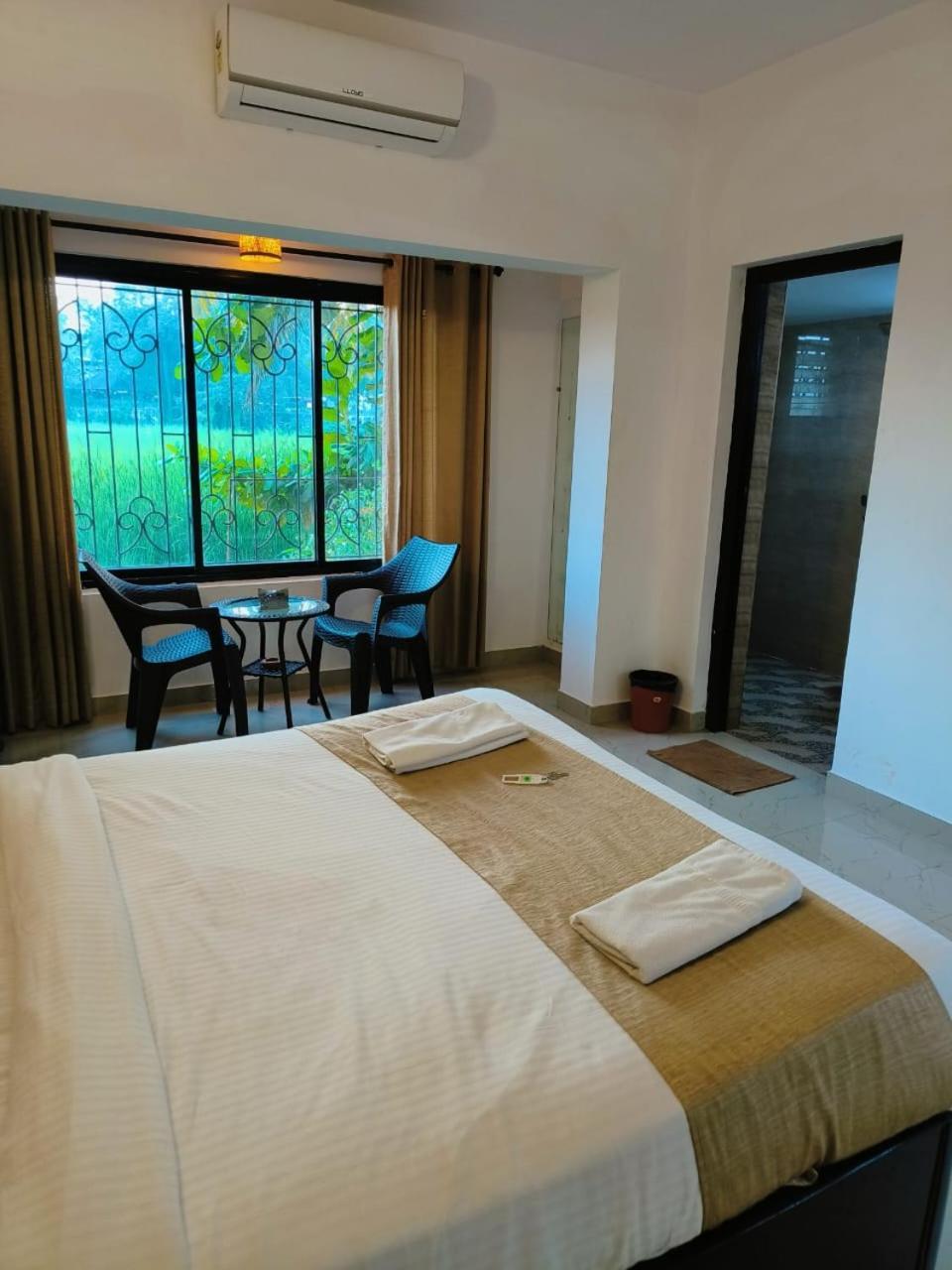 Green Field View Hotell Candolim Exteriör bild