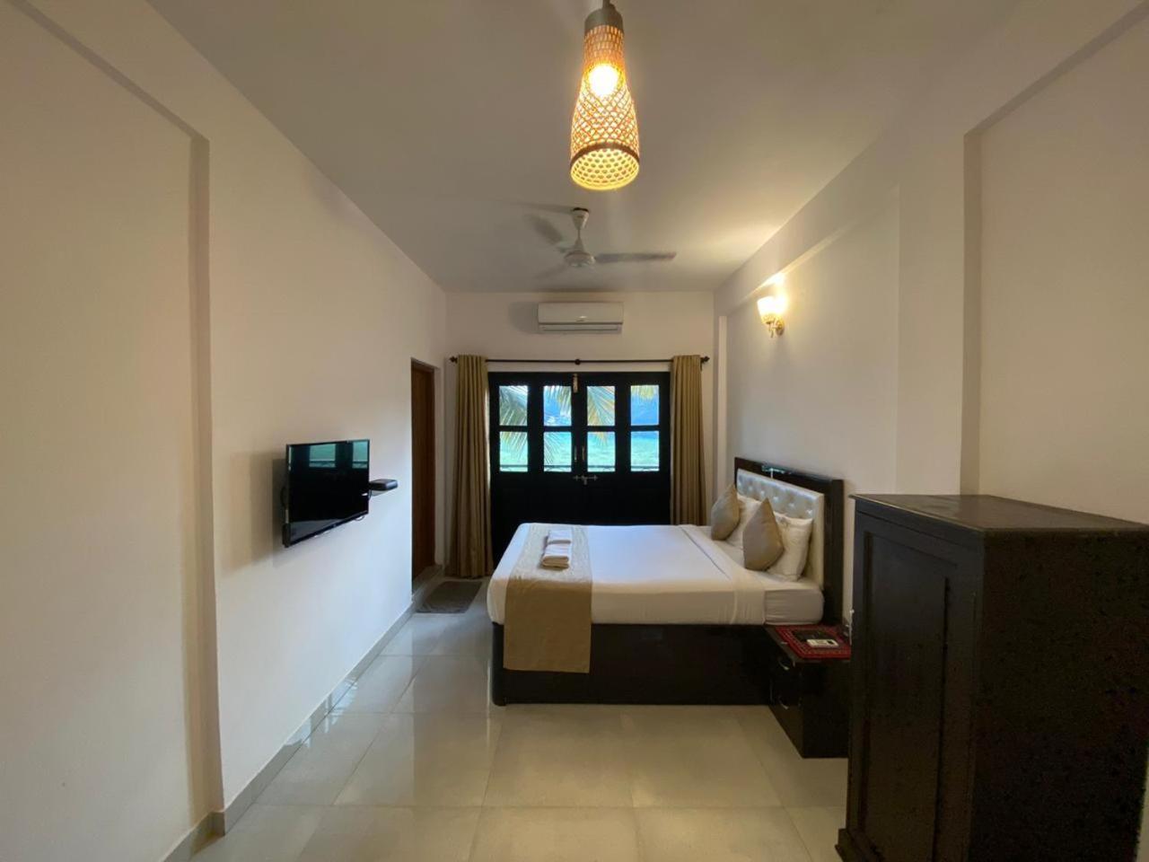 Green Field View Hotell Candolim Exteriör bild